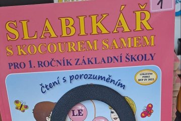 Slavnostní předávání Slabikáře