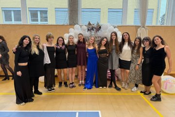 Školní vánoční ples v režii deváťáků